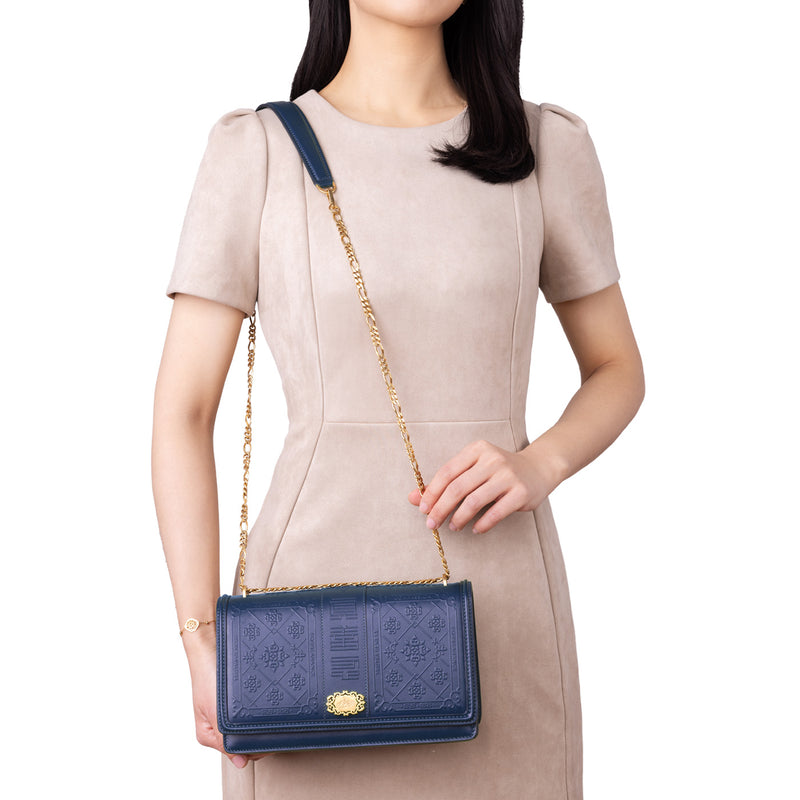 Zhen Shan Ren Shoulder Bag Navy Front Modeling 2 - Shen Yun Collections